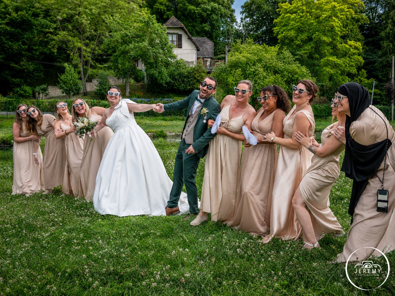 Photo de groupe mariage avec les témoins